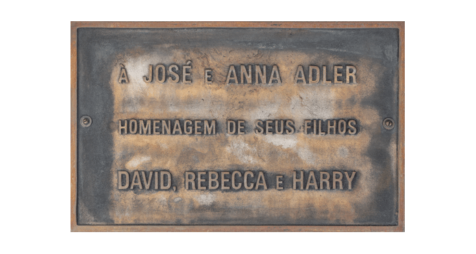 José e Anna Adler, de seus filhos David, Rebecca e Harry